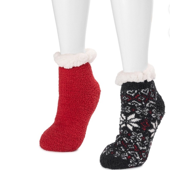 MUK LUKS 2pairs warm & cozy faux fur red &‎ black print Ankle Height Cabin socks - Picture 8 of 10